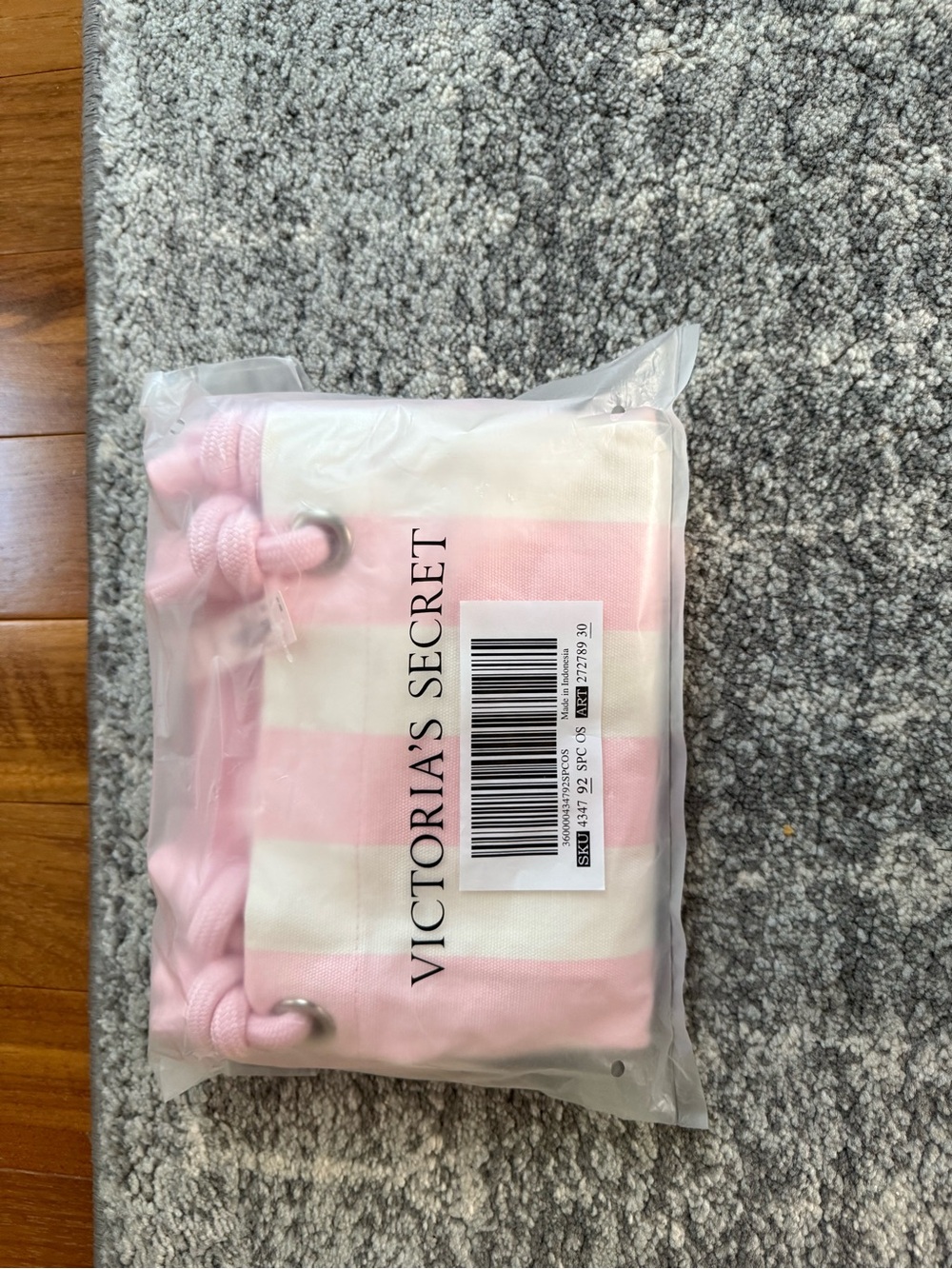 New in bag Victoria's Secret Pink and White Canvas Tote with Rope Handles - Picture 4 of 4